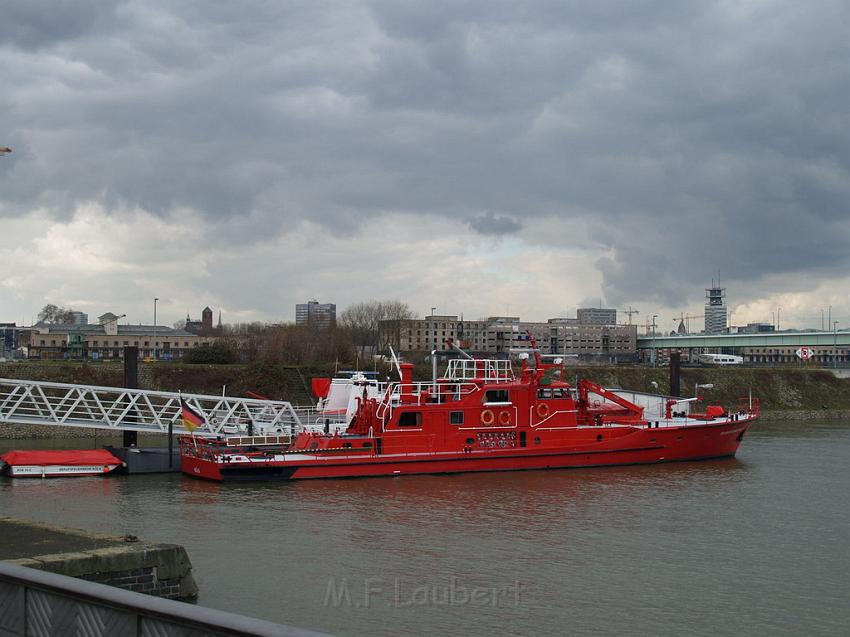 Feuerloeschboot 10-2      P139.JPG